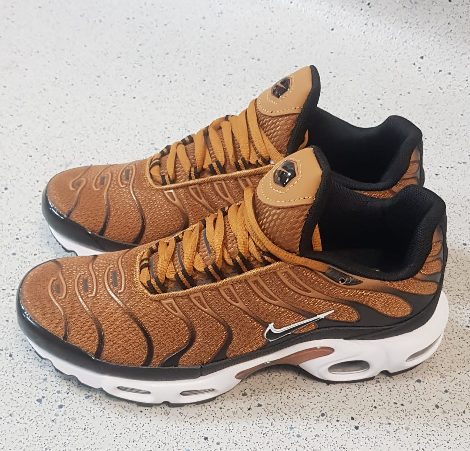 Nike Air Max Plus TN Golden Harvest